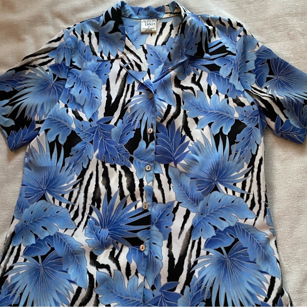 Women’s 12 Allison Daley Blue Tropical Button Shirt